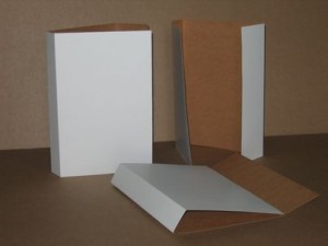 Valkoiset/ruskeat asiakirjakansiot kartongista 315 x 565